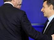 Sarkozy stringe mano cameron