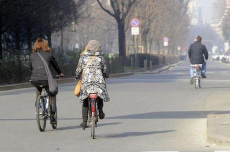 Milano a piedi, oggi si replica