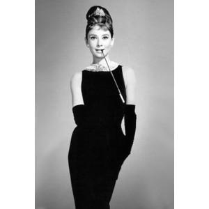 Lo stile Audrey Hepburn in un gioiello firmato Givenchy