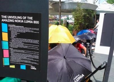 Cina: una fila di 8 ore per acquistare un Nokia Lumia 800