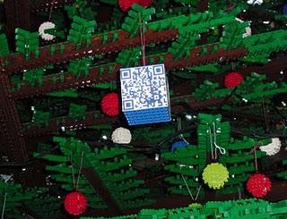 Xmas Tree by LEGO _ London