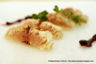 La frutta e il pesce: Tagliata di palamita con salsa agrodolce di frutti di bosco.