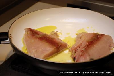 La frutta e il pesce: Tagliata di palamita con salsa agrodolce di frutti di bosco.