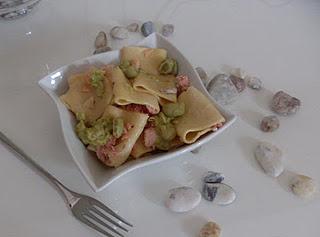 paccheri ala salmone su crema di fave