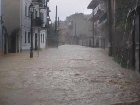 Reportage: Alluvione in provincia di Messina – Pale in mano, due settimane dopo