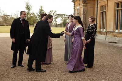 Downton Abbey: la serie che si dipana tra intrighi di classe e servizi di porcellana