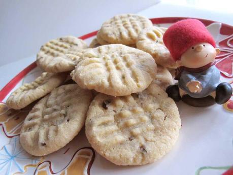 Biscotti al burro d’arachidi e gocce di cioccolato