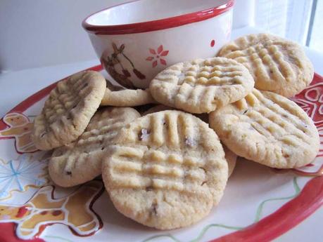 Biscotti al burro d’arachidi e gocce di cioccolato