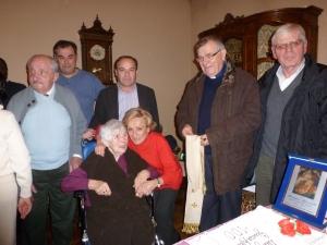 Festeggia 100 anni Giuseppa Giannelli, nella sua famiglia i ricordi  di un’antica bottega di maniscalco