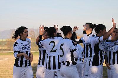 A2 calcio femminile: Perugia scappa, Siena insegue