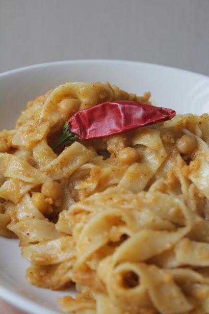 Pasta e ceci di Cicerale con la mollica