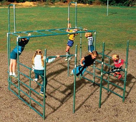 FLORA E FAUNA ovvero PICCOLE DONNE CRESCONO