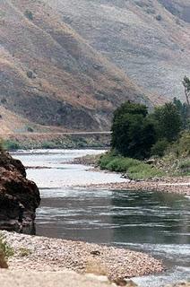 Sul Salmon River pagaiando in canoa, per le feste natalizie