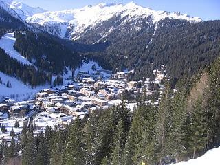 Dormire in un Hotel a Madonna di Campiglio tra neve perenne e laghi azzurri