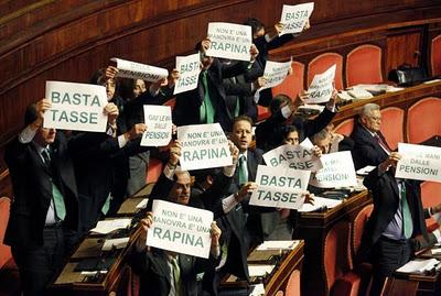 Sceneggiata leghista in Senato