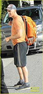 Matthew McConaughey: Testa rasata a Beverly Hills!