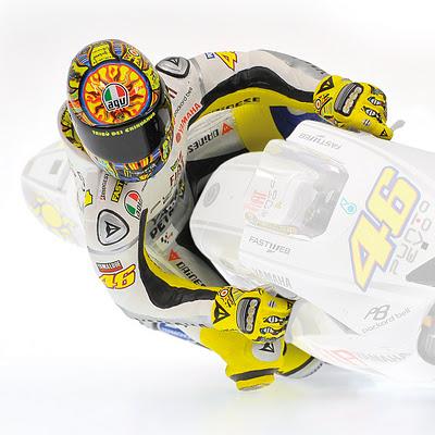 Valentino Rossi MotoGp Estoril 2009 L.E. 2999 pcs by Minichamps