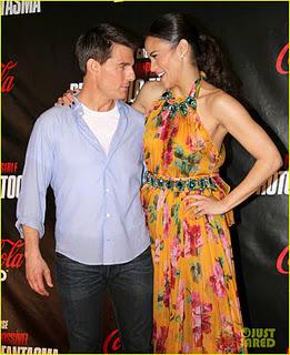 Paula Patton in Dolce & Gabbana a 'Ghost Protocol' in Rio