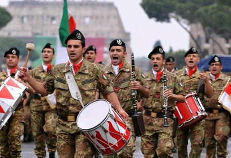 Banda/ Dimonios, il live della “Brigata Sassari”.