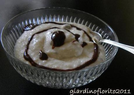 Pere sciroppate e  mousse di pere al cioccolato