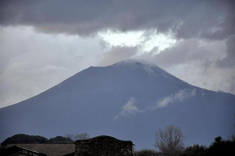 Da Pompei: La prima neve sul Vesuvio, è arrivato l'inverno