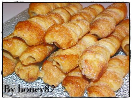 CANNOLINI DI SFOGLIA