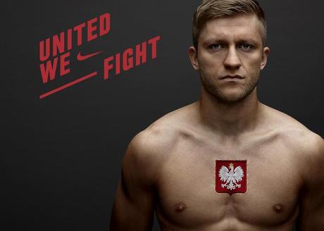 Calcio, Polonia: Nike mette la “pezza” al pasticcio kit per Euro 2012. Torna l’aquila in bella mostra