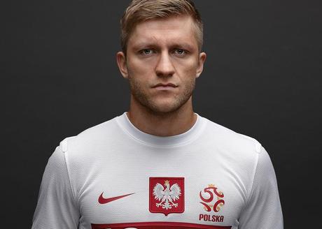 Calcio, Polonia: Nike mette la “pezza” al pasticcio kit per Euro 2012. Torna l’aquila in bella mostra