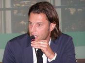 L'ex capitano dell'Atalanta Cristiano Doni avrebbe tentato fuga quando poliziotti sono andati stamane arrestarlo. partite sospette serie