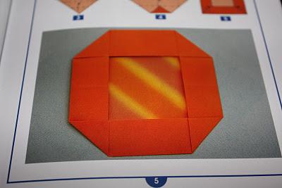 Montessori moments: piegature e primi origami!