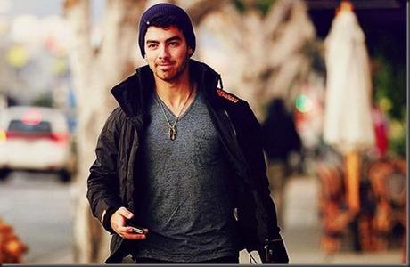 joe-jonas-shopping-nuova-ragazza