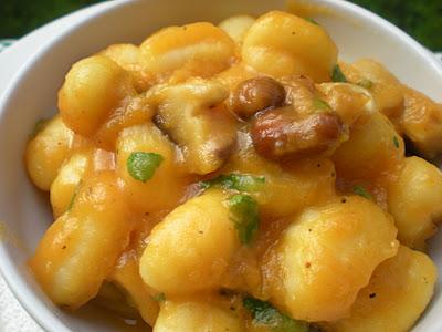 Gnocchi di Patate in purea di Zucca e Funghi