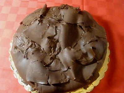 TORTA AL PISTACCHIO RICOPERTA DI CIOCCOLATO