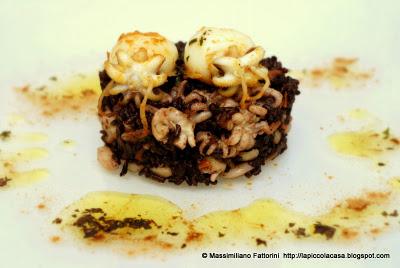 La ricetta per la cena della vigilia di Natale: Riso nero integrale Venere con seppioline, pomodorini, emulsione di olio al basilico e galanga