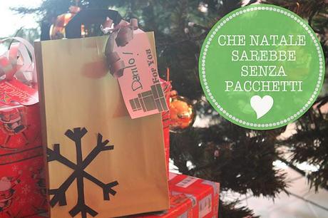 Pacchetti di Natale: Paper gift bag.