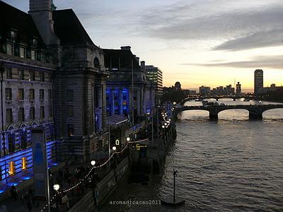 LONDON EYE, il mercatino di Natale e una giostra