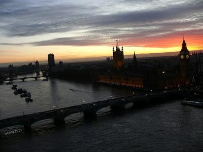 LONDON EYE, il mercatino di Natale e una giostra