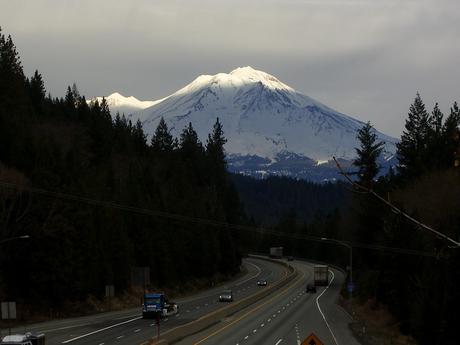 NEL CASO DI UN'ERUZIONE DEL MONTE SHASTA...