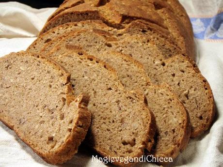 Pane di segale con semi