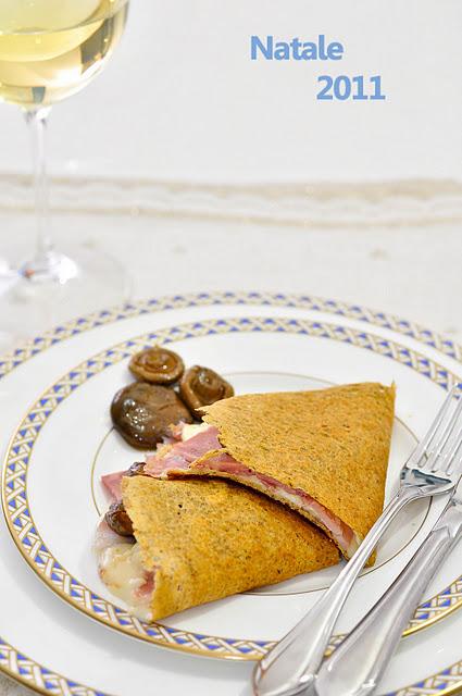 Crepes di grano saraceno con prosciutto e funghi