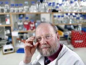 Ian Wilmut, il pionere della clonazione: «stop alla ricerca sulle embrionali»