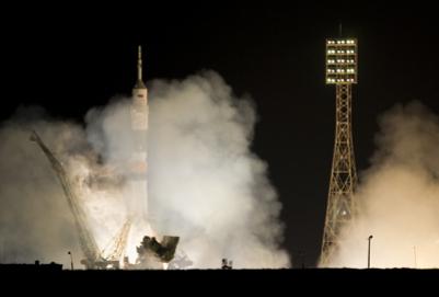 Un’altra Soyuz in volo verso la stazione spaziale internazionale con tre cosmonauti a bordo