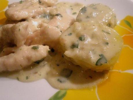 STRACCIATELLI DI POLLO CON CREMA DI GORGONZOLA