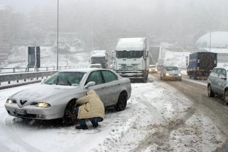 obbligo catene a bordo neve 450x300 Quali sono i tratti autostradali con obbligo di Pneumatici invernali o catene da neve a bordo?