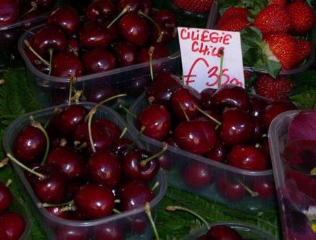 Follie natalizie: le ciliegie cilene a 35 euro al chilo