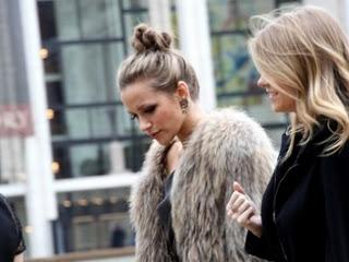 { Latest Trend : (faux) Fur Coats }