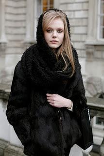 { Latest Trend : (faux) Fur Coats }