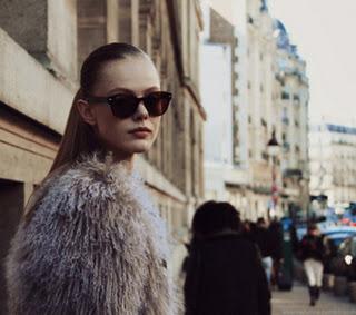 { Latest Trend : (faux) Fur Coats }