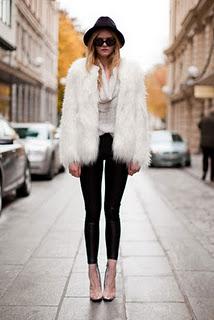 { Latest Trend : (faux) Fur Coats }