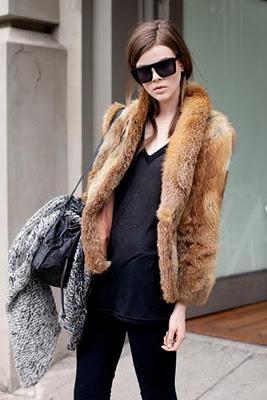 { Latest Trend : (faux) Fur Coats }